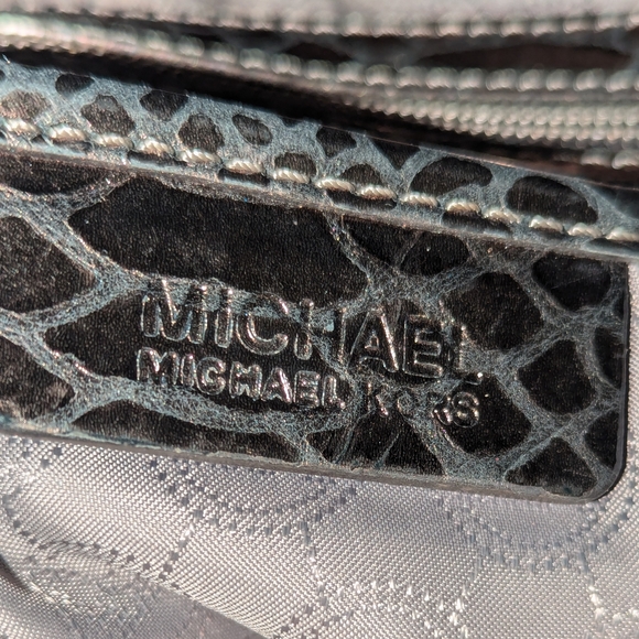 Michael Kors Jet Set chain metallic shoulder bag. - Picture 8 of 11